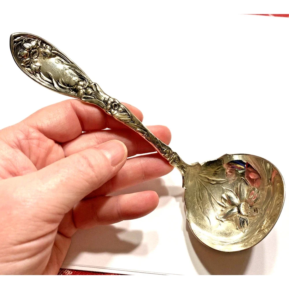 Silverplated Serving Spoon Gravy Ladle Oneida Narcissus 1908 Silver Flatware